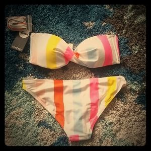 Bandeau StripeBikini top with the matching bottoms